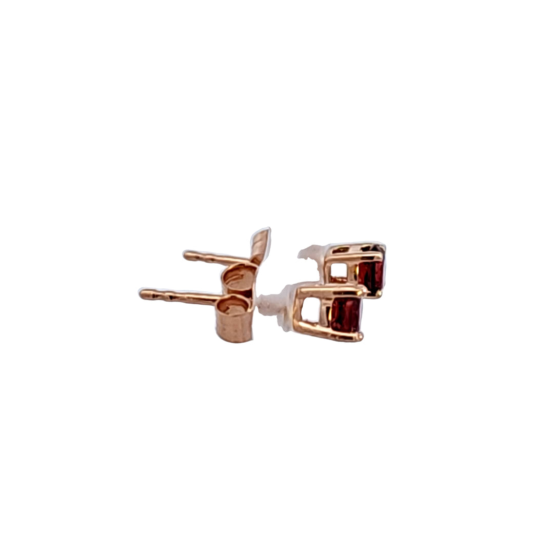 14KR Garnet Stud Earrings