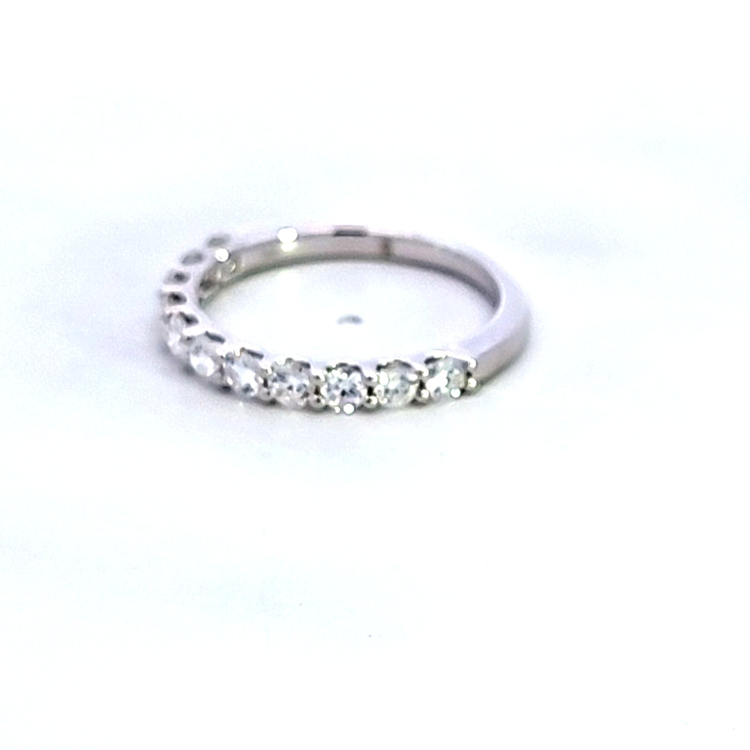14KW Diamond Common Prong Wedding Band