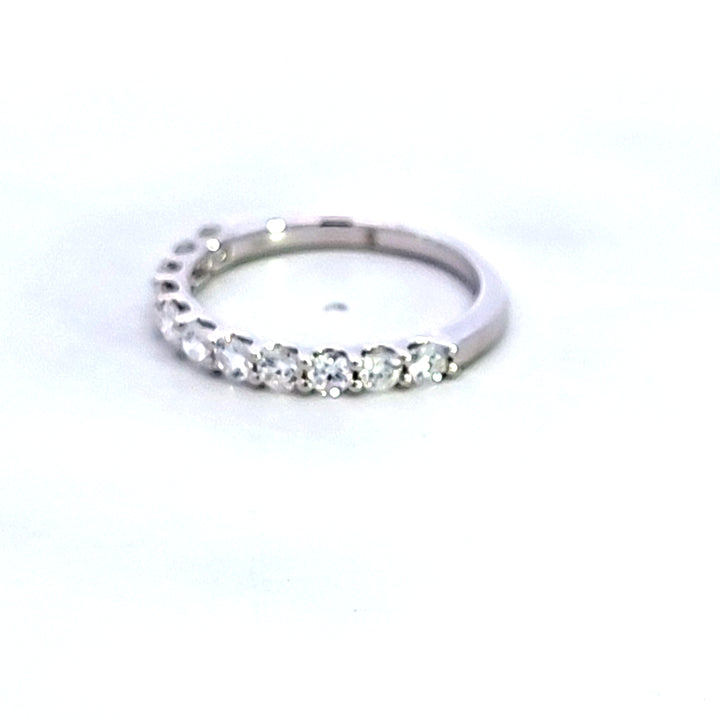 14KW Diamond Common Prong Wedding Band
