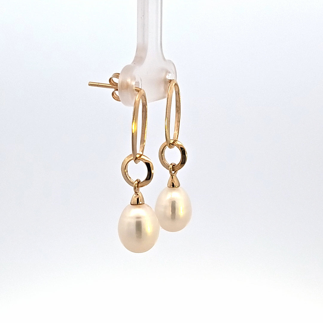 Pearl Earring