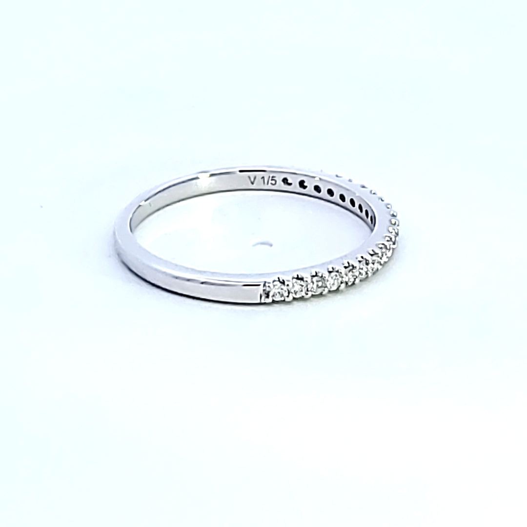 14KW Diamond Wedding Band