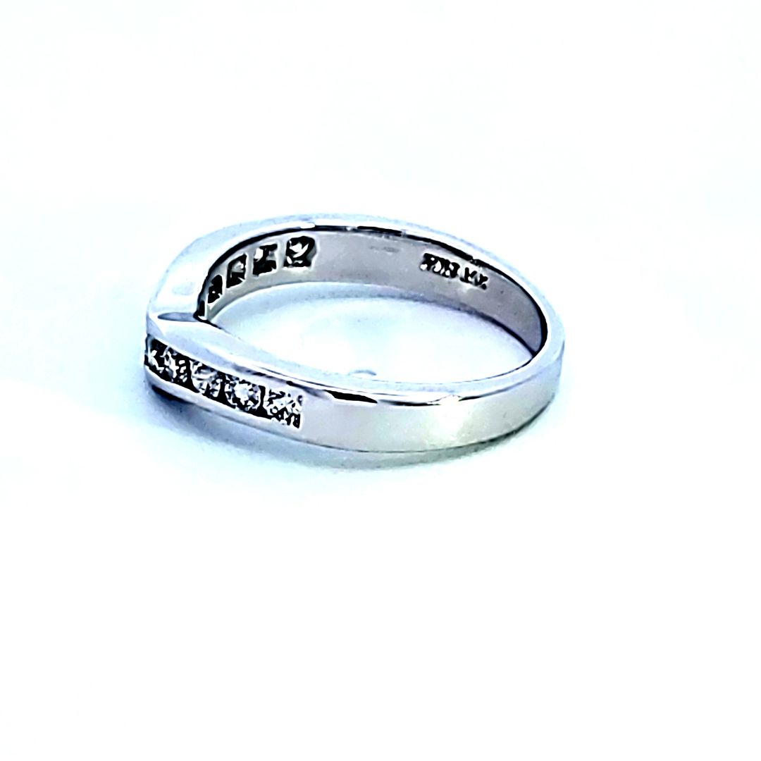 14KW Diamond Wedding Band