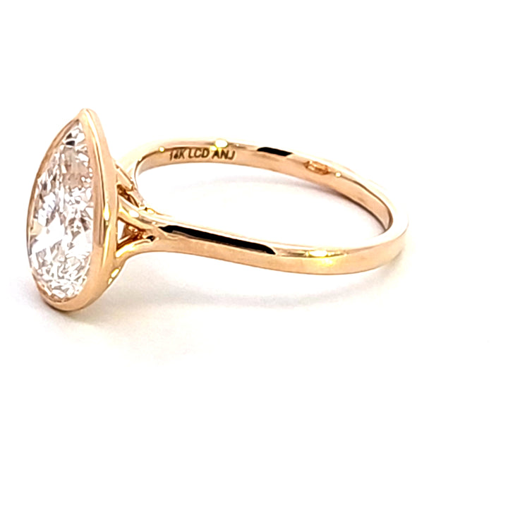 Lab Grown Diamond Engagement Ring