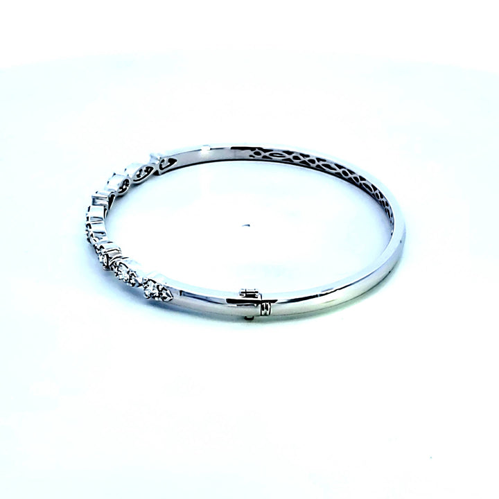 18KW Hearts on Fire "Aerial Dewdrop Bangle" Bracelet