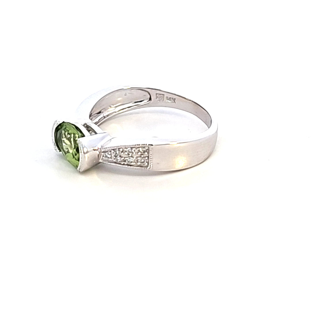 10KW Peridot and Diamond Ring