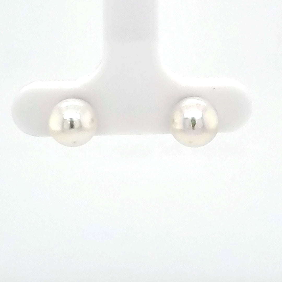 Pearl Earring