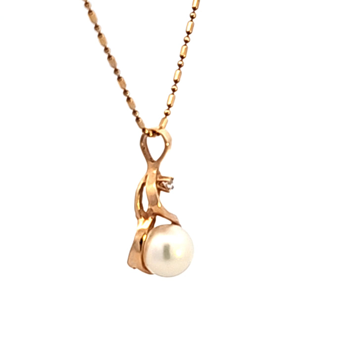 14KY Pearl and Diamond Pendant Necklace