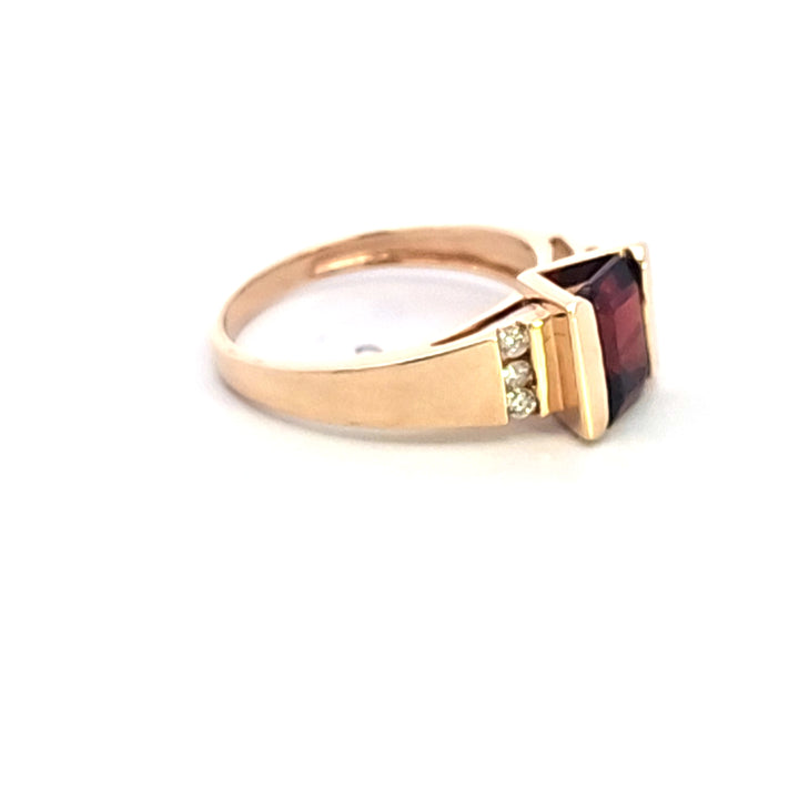 14KY Emerald Garnet and Diamond Estate Ring