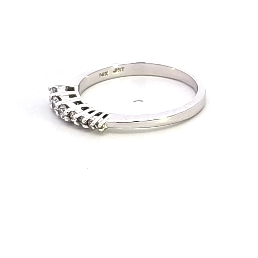 14KW Diamond Wedding Band