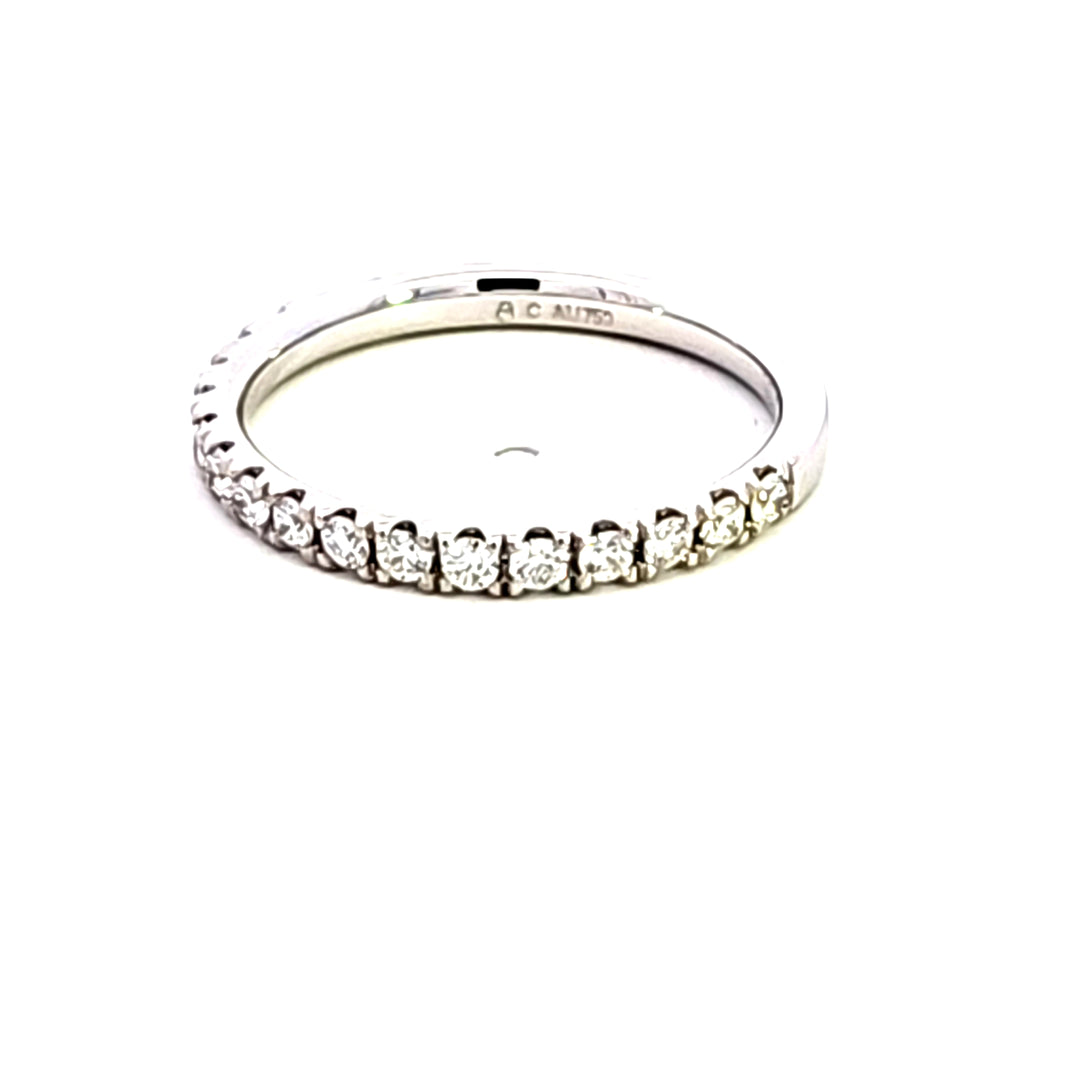 18KW Hearts on Fire "Acclaim" Diamond Band