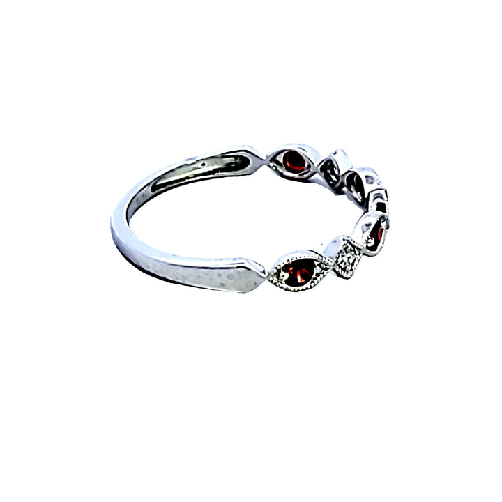 10KW Garnet and Diamond Birthstone Fashion Ring
