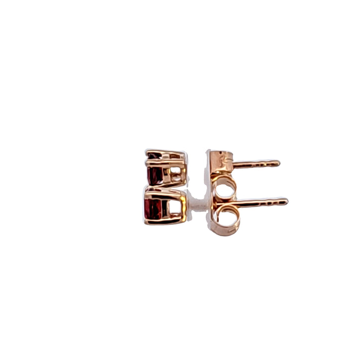14KR Garnet Stud Earrings