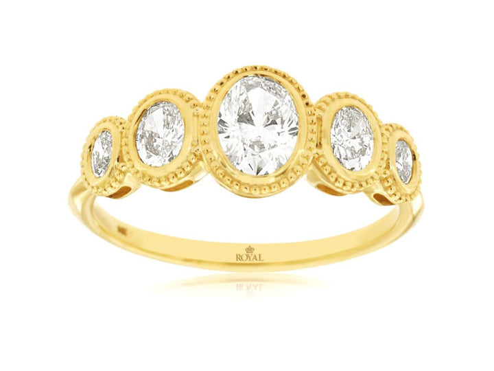 14KY Graduated Diamond Band
