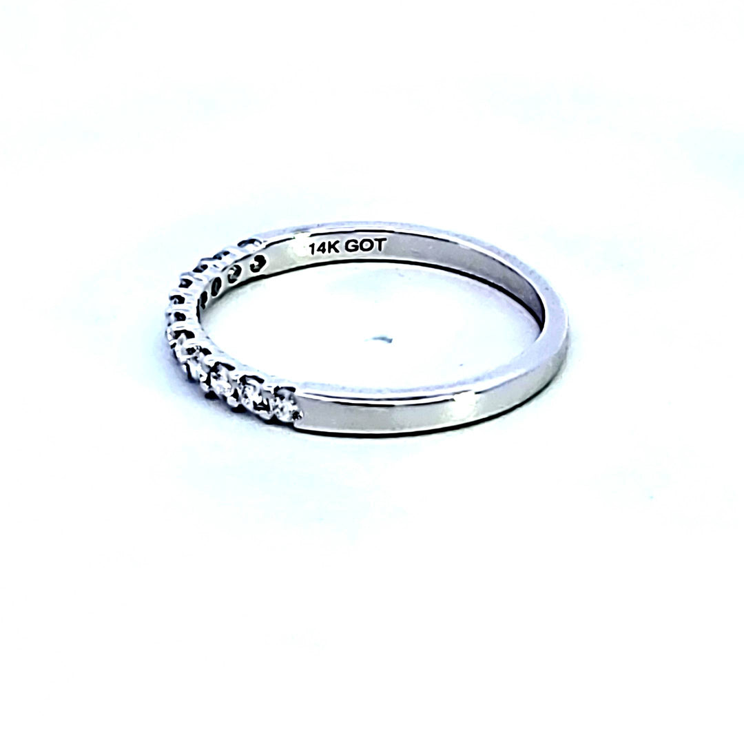14KW Amor Diamond Wedding Band