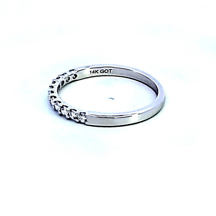 14KW Amor Diamond Wedding Band