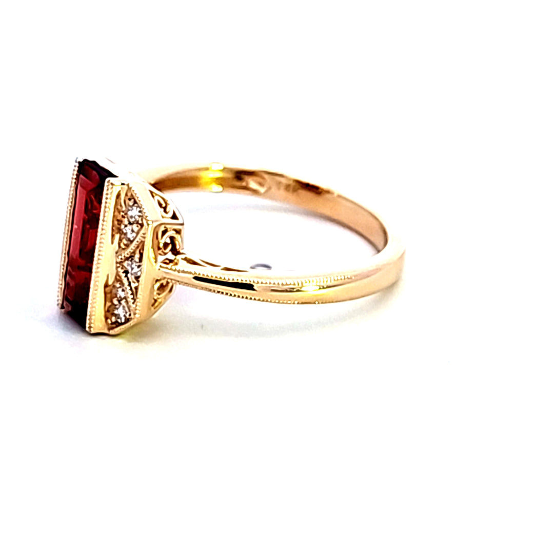 14KY Garnet and Diamond Fashion Ring