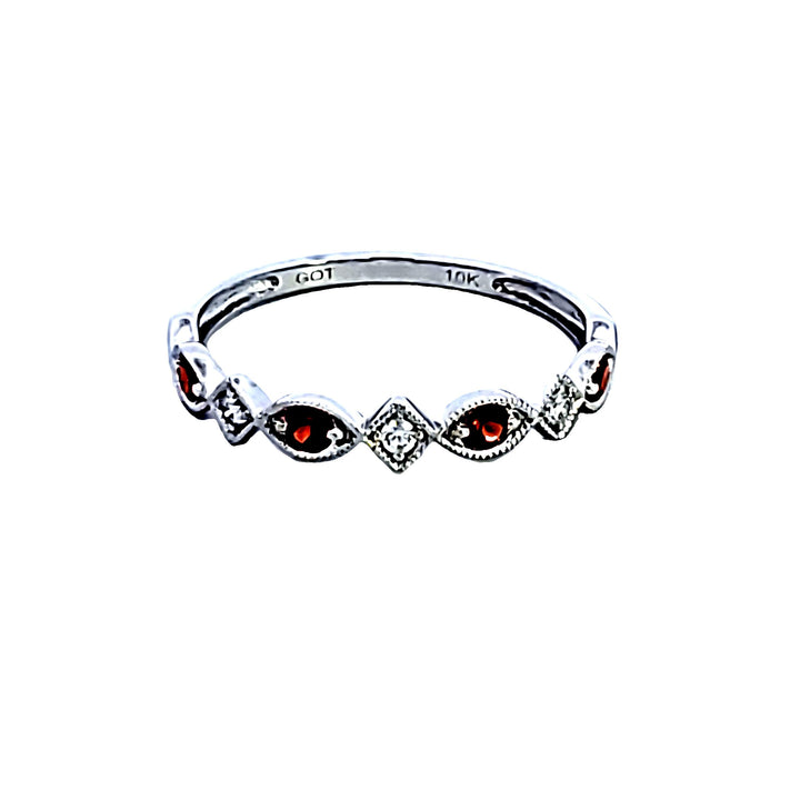 10KW Garnet and Diamond Birthstone Fashion Ring