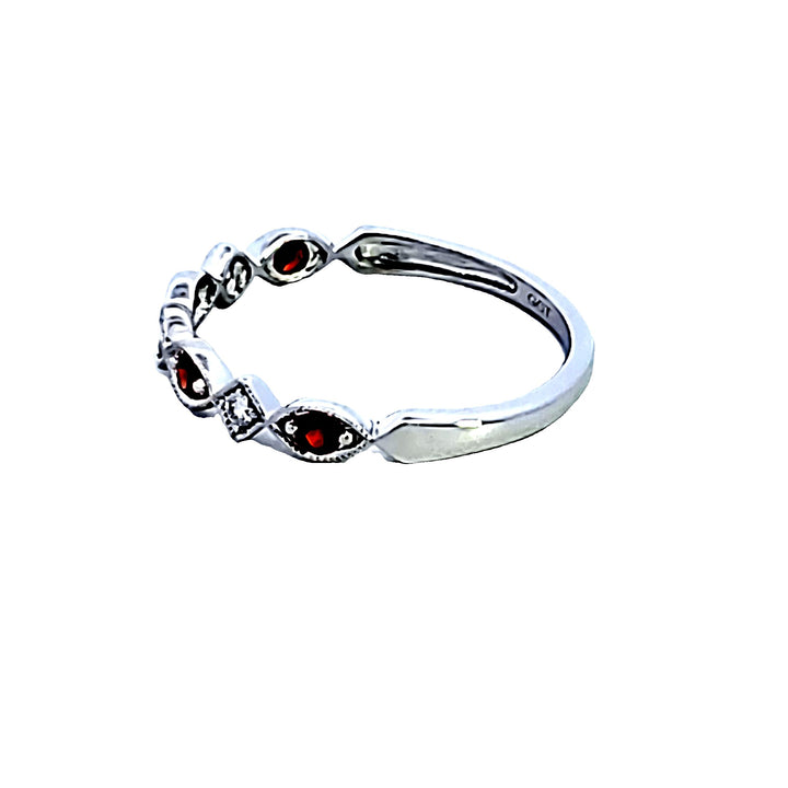 10KW Garnet and Diamond Birthstone Fashion Ring