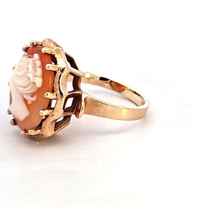 10KY Cameo Estate Ring