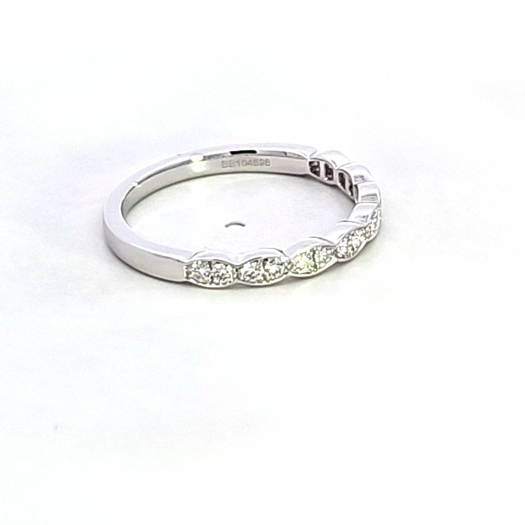 18KW Hearts On Fire Lorelei Floral Diamond Wedding Band