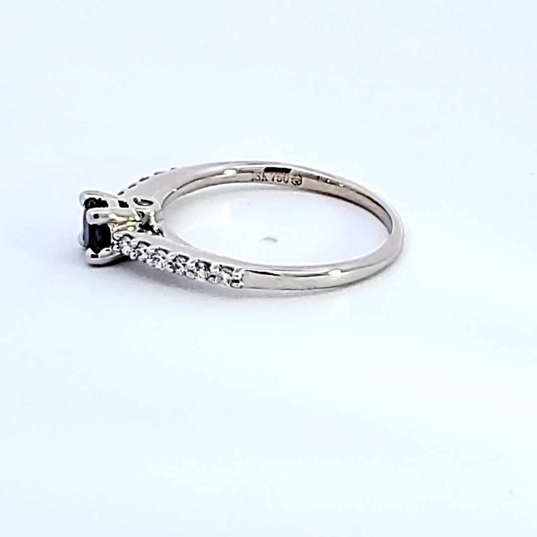 18K White Gold Alexandrite Ring