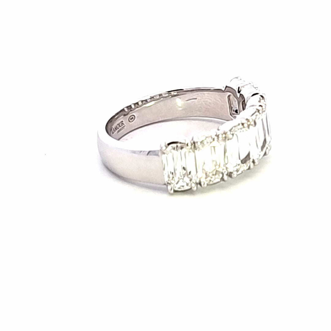 18KW Crisscut Classic Diamond Anniversary Ring