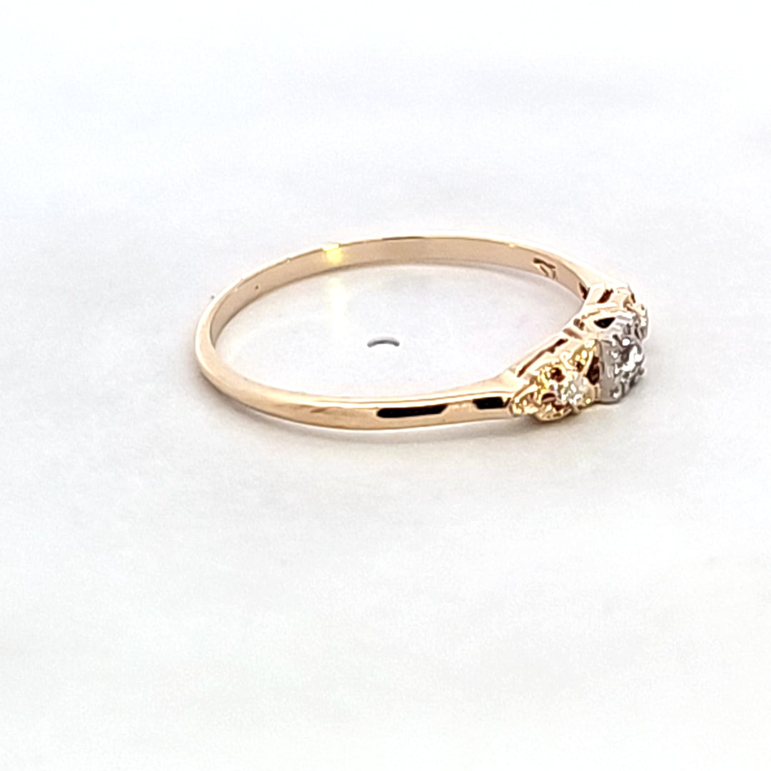 14KY Diamond Estate Ring