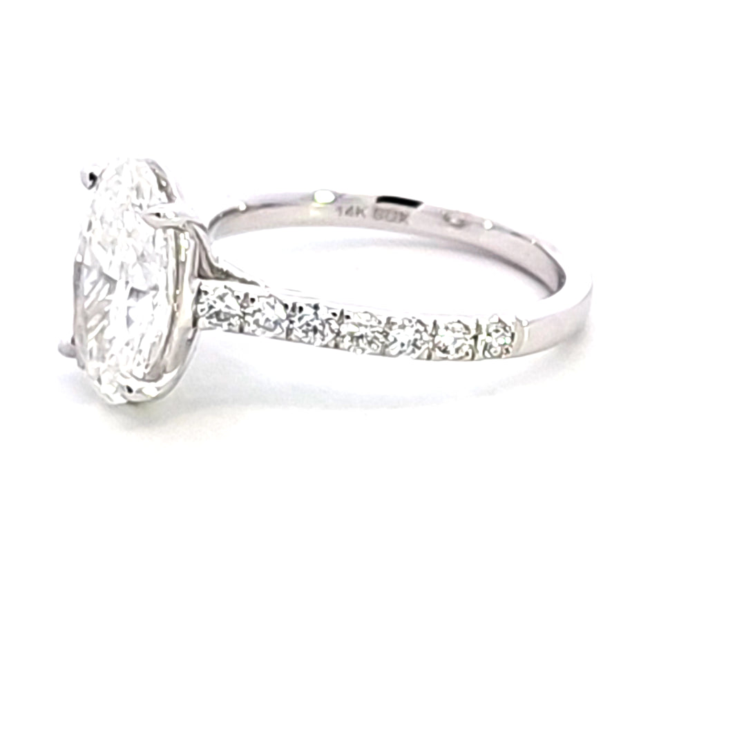 Lab Grown Diamond Engagement Ring