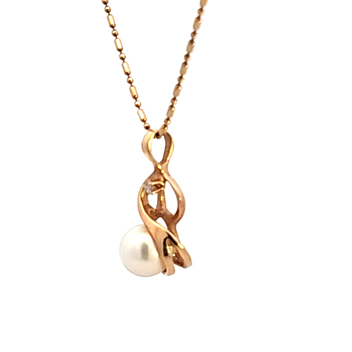 14KY Pearl and Diamond Pendant Necklace
