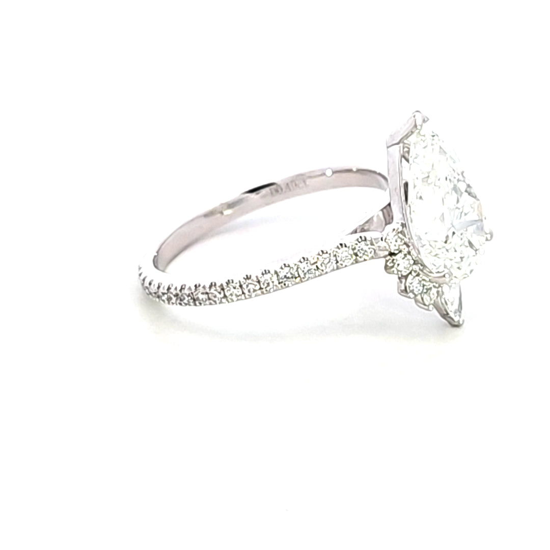 Lab Grown Diamond Engagement Ring