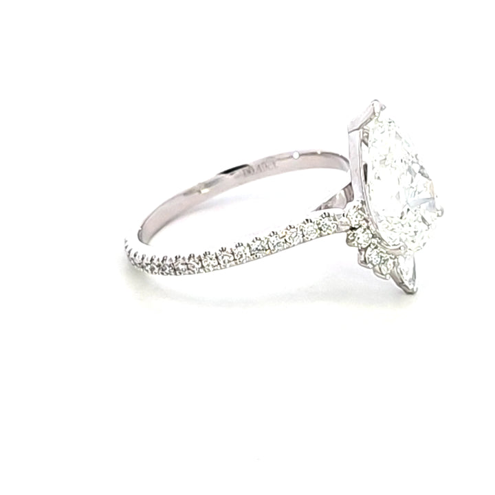Lab Grown Diamond Engagement Ring